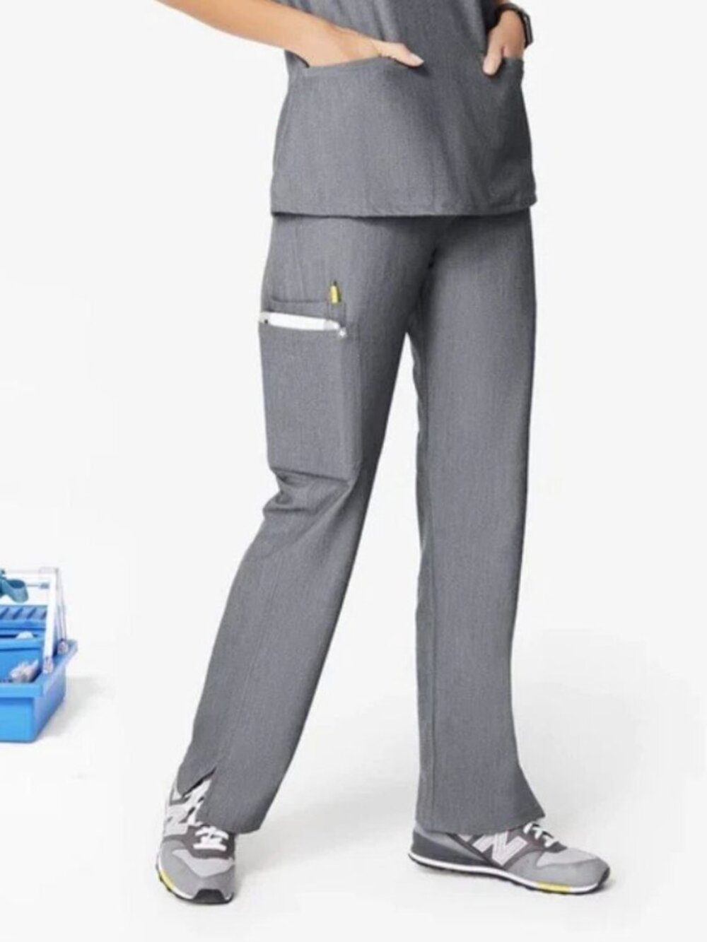FIGS Women's Ceil Graphite Kade Cargo Scrub Pants Size Small 54843